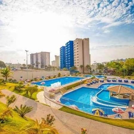 Golden Dolphin 3Pessoas com piscinas termais mais toalhas e roupas de cama lençóis travesseiros fronhas limpeza do check in impostos e taxas já incluso Caldas Novas Exterior foto