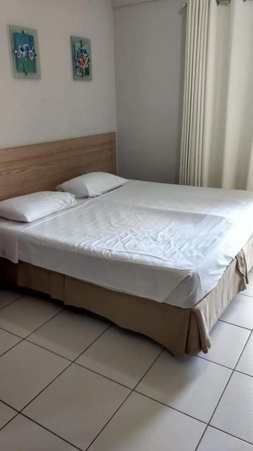 Golden Dolphin 3Pessoas com piscinas termais mais toalhas e roupas de cama lençóis travesseiros fronhas limpeza do check in impostos e taxas já incluso Caldas Novas Exterior foto