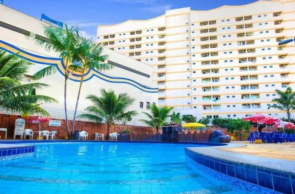 Golden Dolphin 3Pessoas com piscinas termais mais toalhas e roupas de cama lençóis travesseiros fronhas limpeza do check in impostos e taxas já incluso Caldas Novas Exterior foto