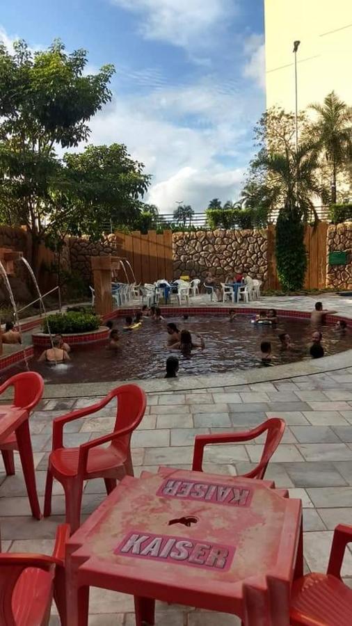 Golden Dolphin 3Pessoas com piscinas termais mais toalhas e roupas de cama lençóis travesseiros fronhas limpeza do check in impostos e taxas já incluso Caldas Novas Exterior foto